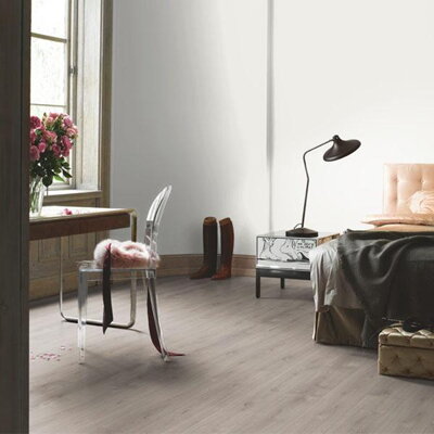 1567466 - Dub Mistral šedý 4V AC5