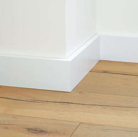 Lišta soklová Egger 100 hranatá "Cubical" L201 MDF biela pretierateľná  100x18x2400mm