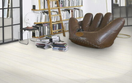 1748728 Smrekovec Apollo biely