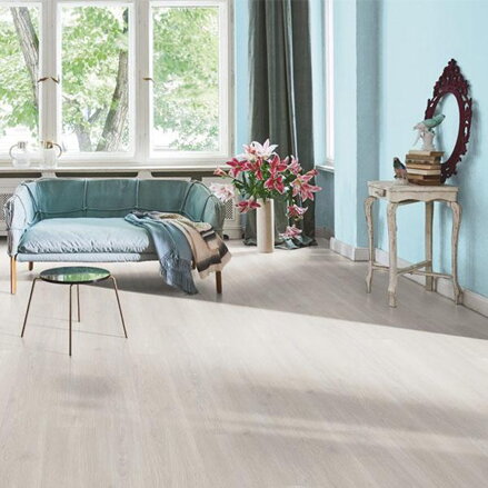 1601447 - Dub Skyline biely 4V AC5