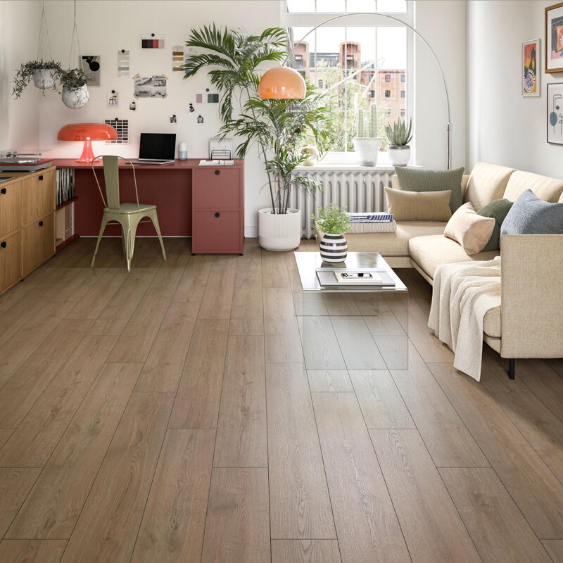 2212191 - Dub Turin hnedý 4V