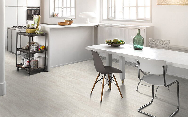 1744547 Dub Nordic biely