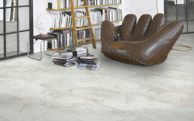 1748847 Marble Abbey biely