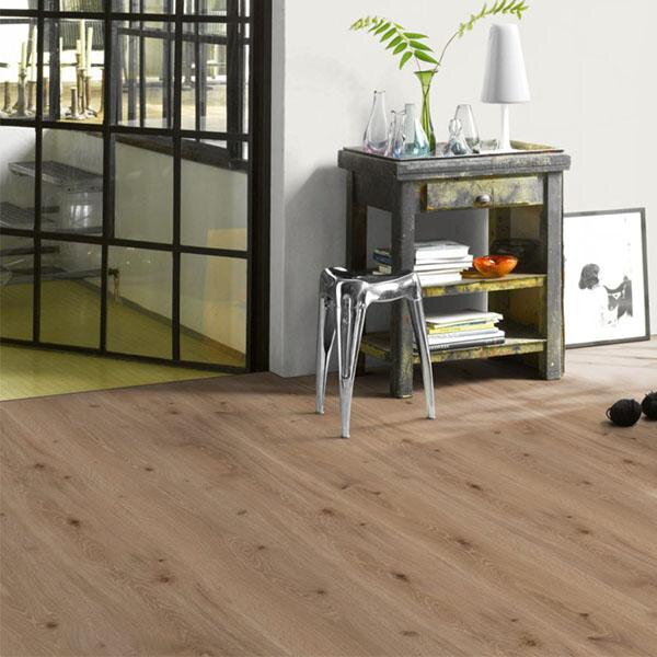 1371173 - Dub Castell bielený 4V AC5